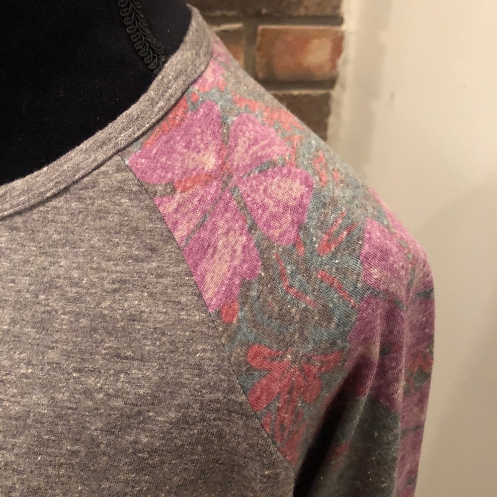 LuLaRoe Randy Tee - Picture 2 of 4
